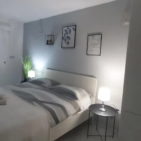 Apartament Studio Igor *